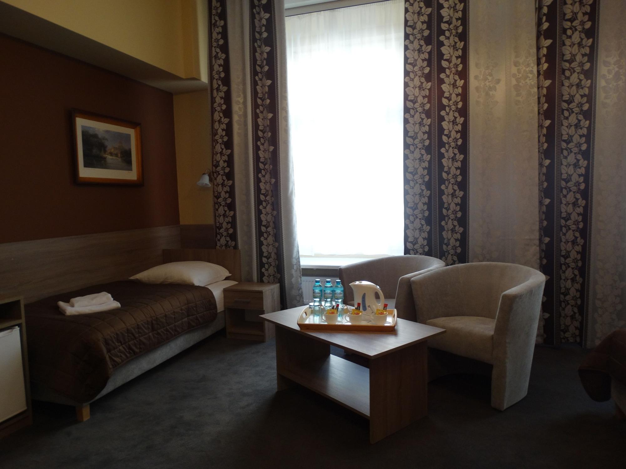 Maksymilian 3*