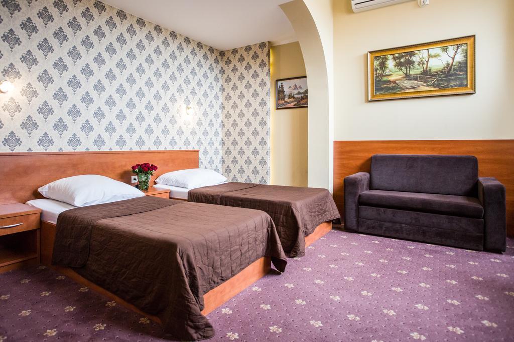 Maksymilian Hotel 3*